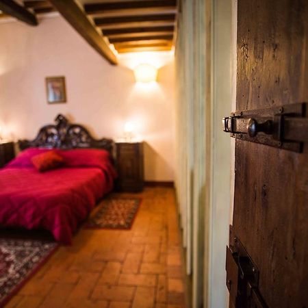 Domus Ghibellinae- Fonte Di San Benedetto Apartment Cortona Bagian luar foto