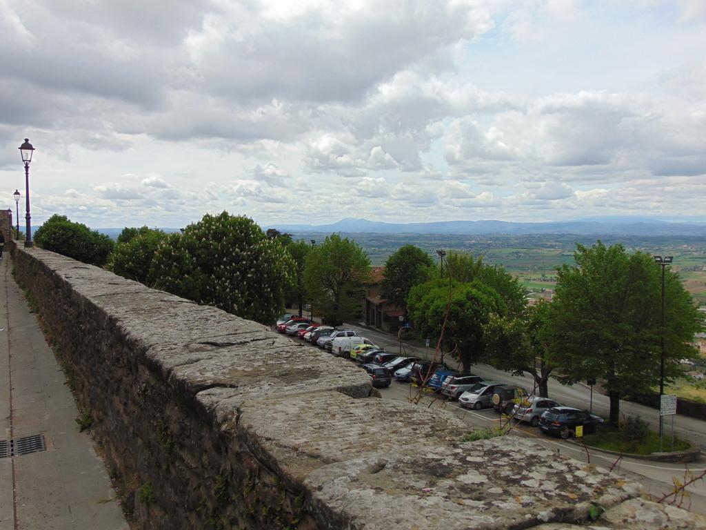 Domus Ghibellinae- Fonte Di San Benedetto Apartment Cortona Ruang foto