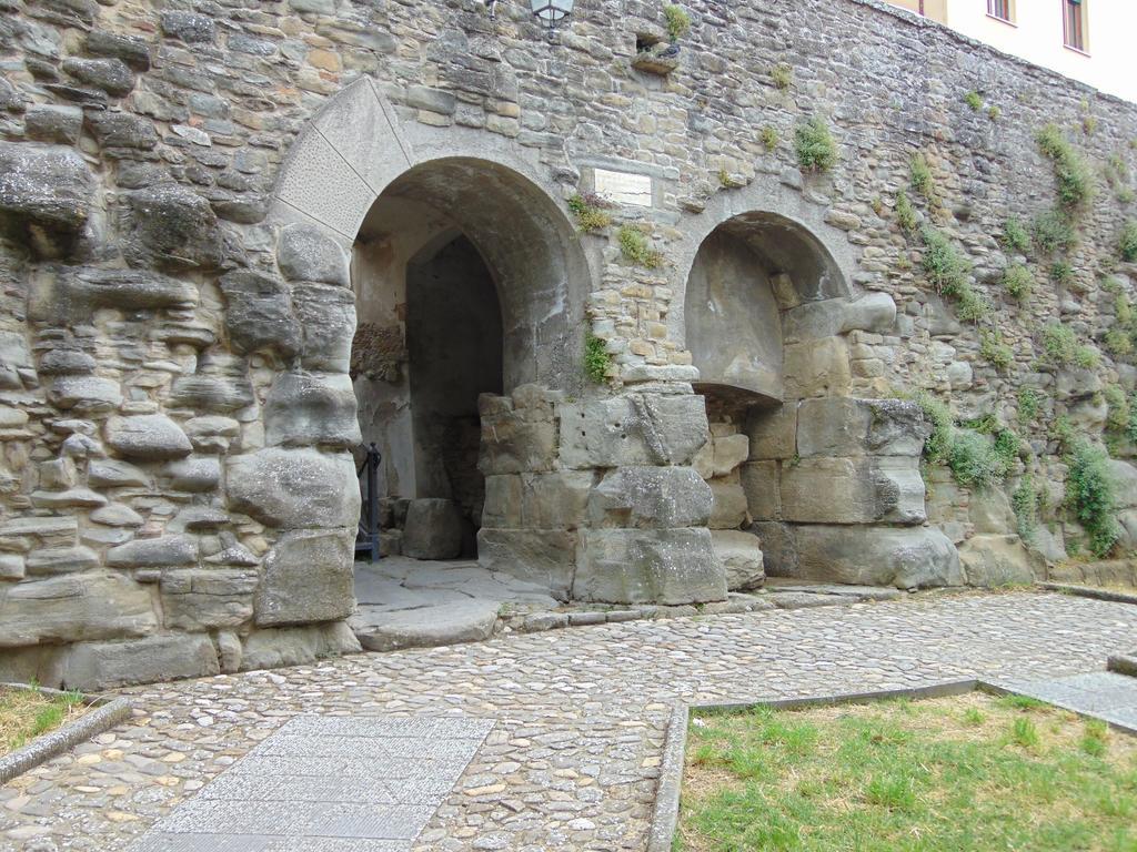 Domus Ghibellinae- Fonte Di San Benedetto Apartment Cortona Ruang foto